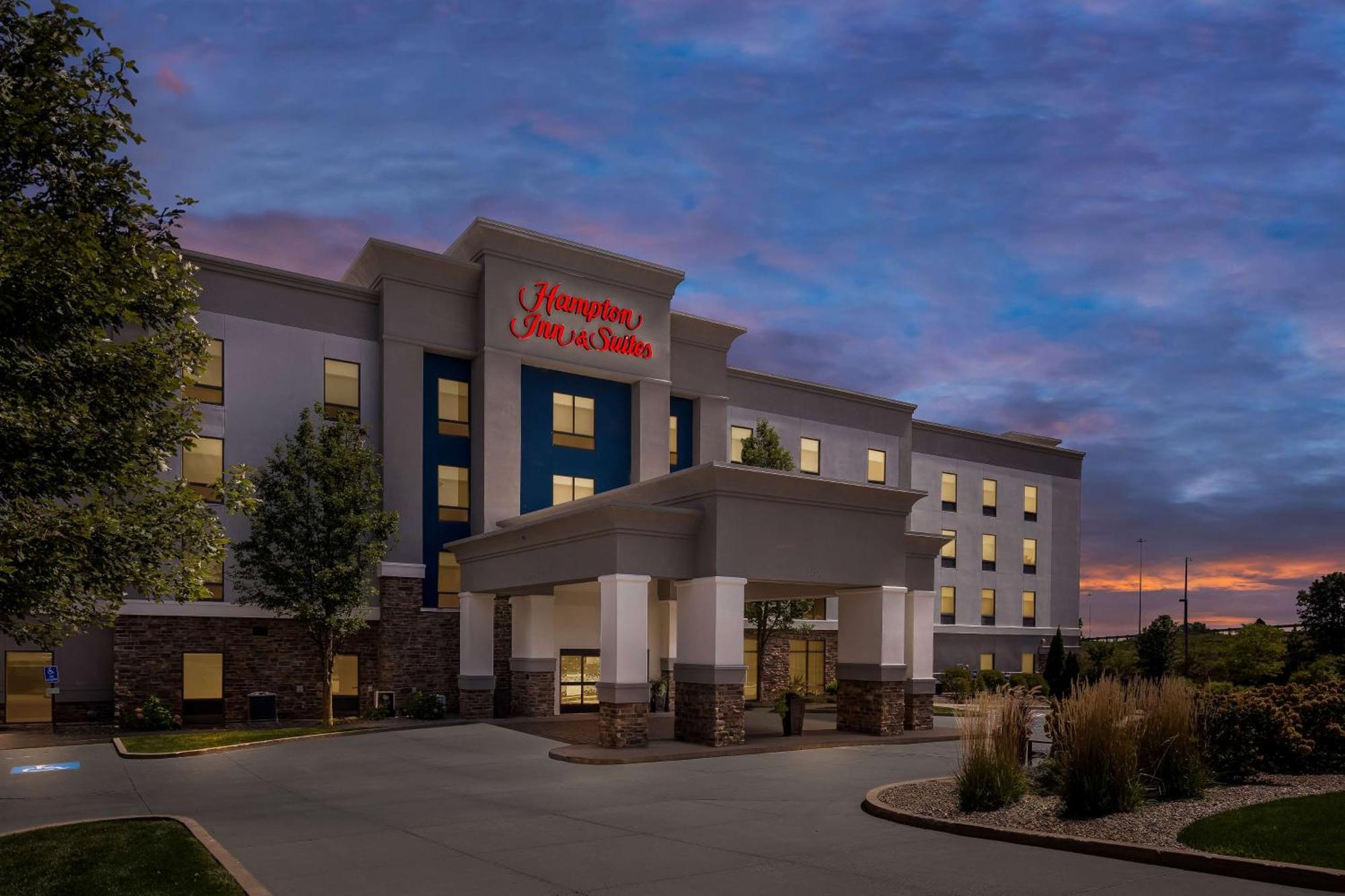 Hampton Inn & Suites Canton North Canton Exteriör bild